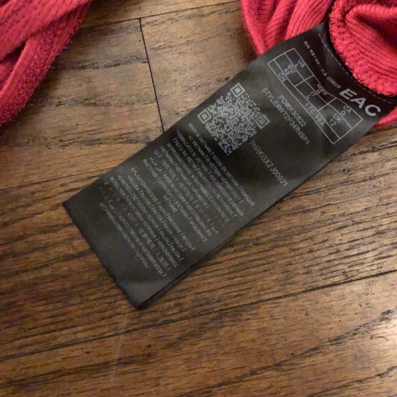 Guess Magenta Bodysuit - Picture 3 of 3